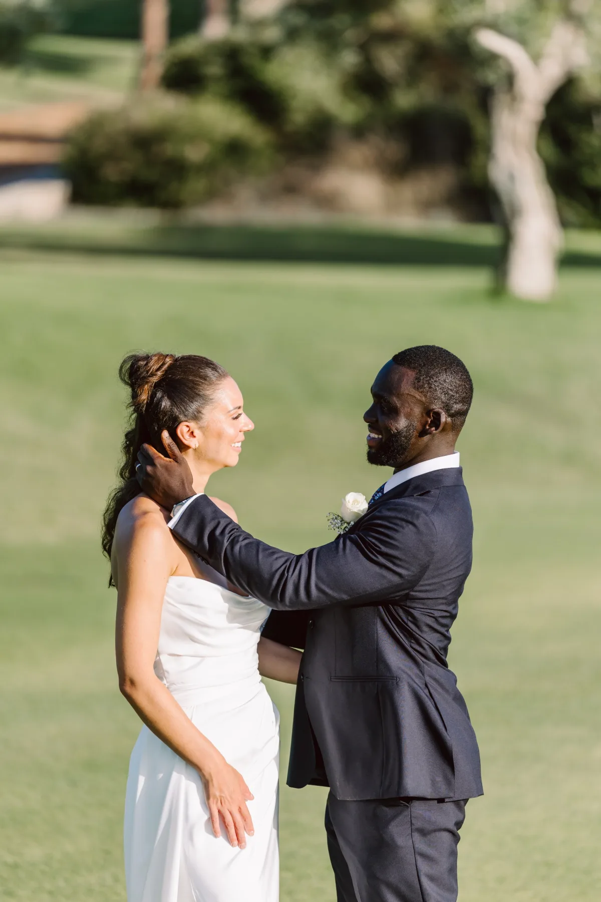 Çift karşılıklı dururken, golf sahası, Korineum Golf & Beach Resort — Mert Gardiyanoğlu Photography