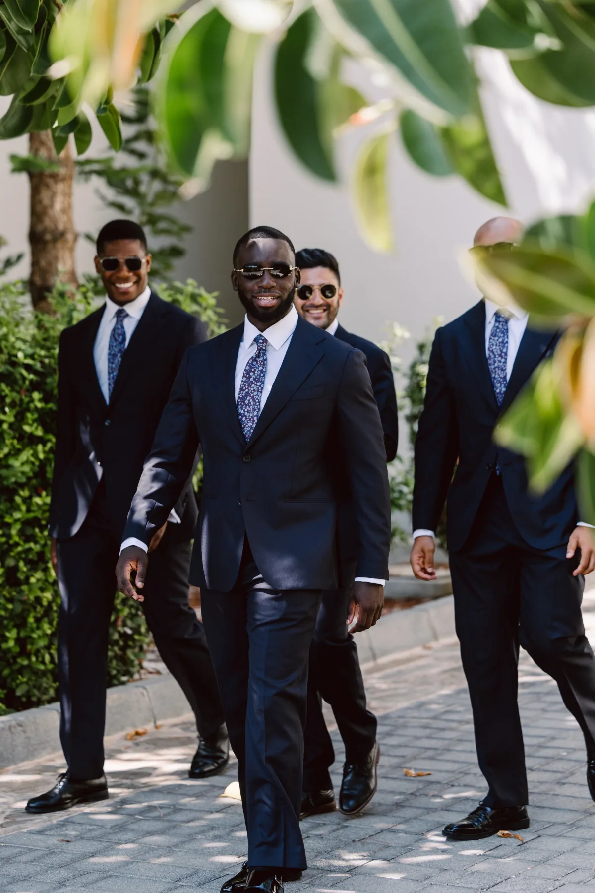 Damat ve sağdıçları törene yürürken, Bellapais Manastırı — Mert Gardiyanoğlu Photography