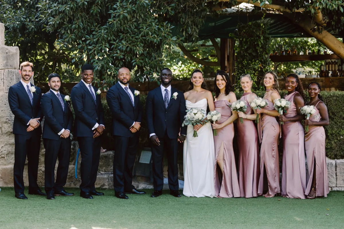 Sağdıçlar ve nedimelerle grup fotoğrafı, Bellapais Manastırı — Mert Gardiyanoğlu Photography